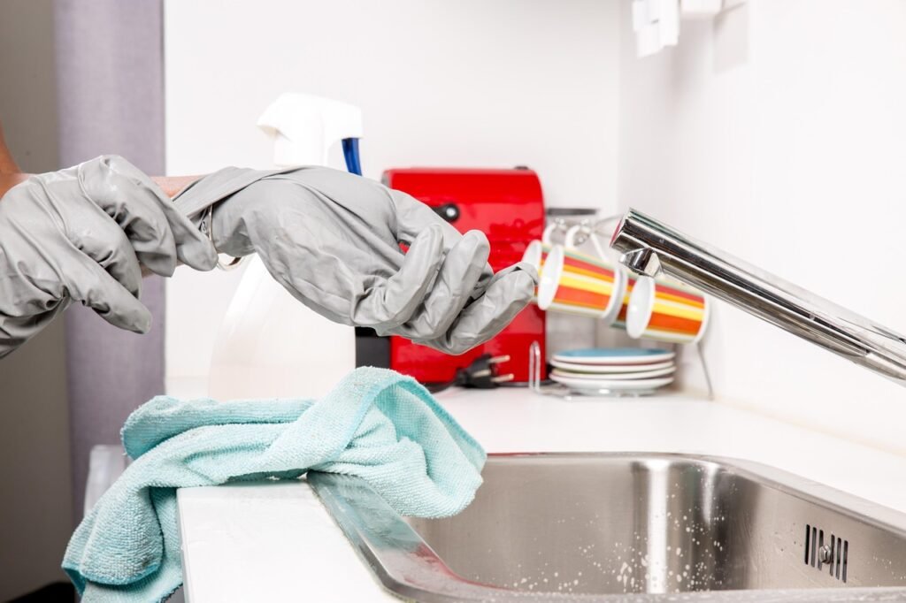 Differences Between Maid Service and Cleaning Service in Canada: Which is the Best Option for Your Home?